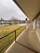 Starliter Apartments in Yakima, WA - Foto de edificio - Building Photo