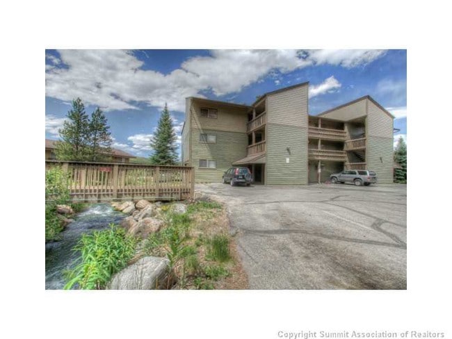 property at 906 Meadow Creek Dr