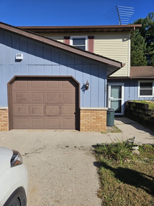 Colonial Heights in Plain, WI - Building Photo