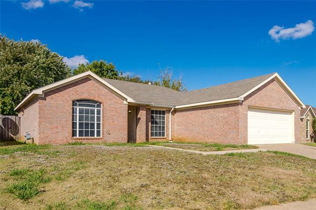 7932 Copper Canyon Dr in Arlington, TX - Building Photo