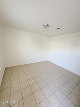 2524 Porter Ave in El Paso, TX - Foto de edificio - Building Photo