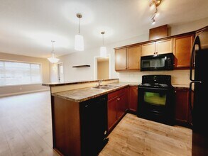 2565 Hanna Crescent NW in Edmonton, AB - Building Photo - Building Photo