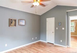 1 Dogwood Ln in Asheville, NC - Foto de edificio - Building Photo