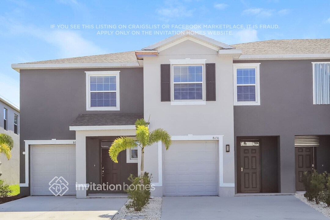 8632 Milestone Dr in Sarasota, FL - Building Photo