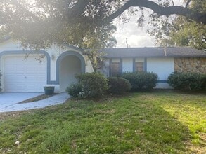 2105 Arbuckle Rd in Spring Hill, FL - Building Photo - Building Photo