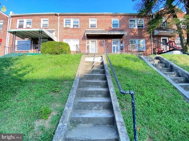 property at 41 N Kossuth St