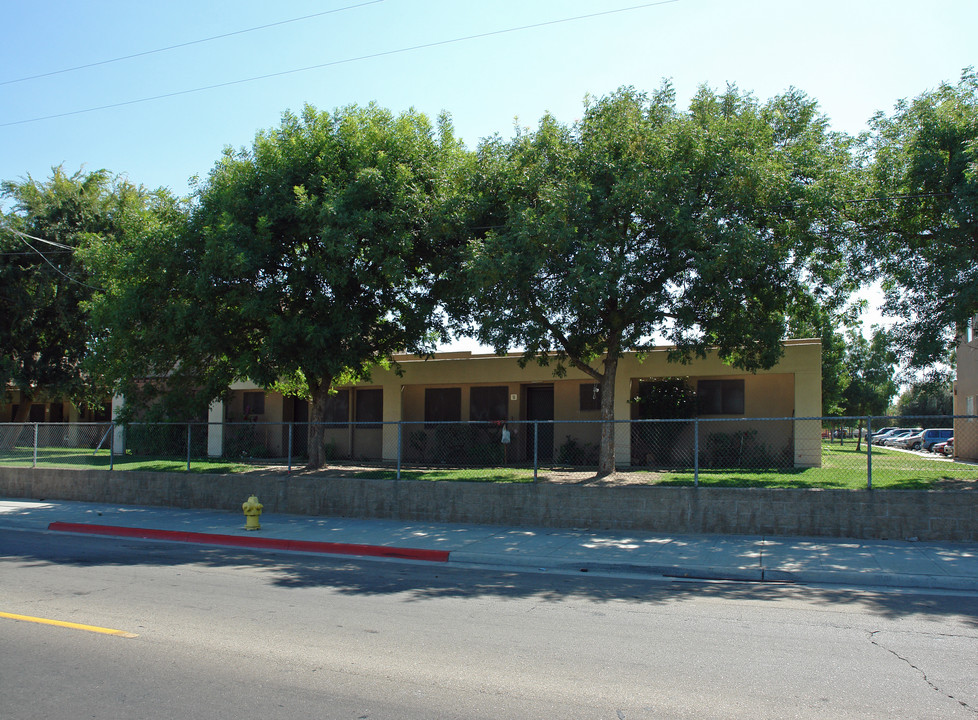 Parlier Migrant Center in Parlier, CA - Building Photo