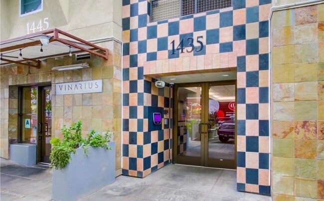 1435 India St, Unit 516 in San Diego, CA - Foto de edificio - Building Photo