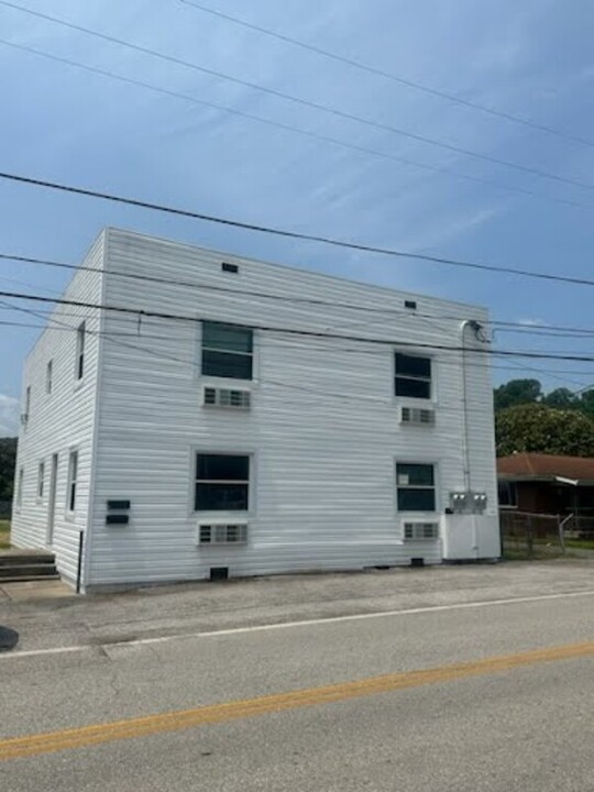 405 29th St W in Charleston, WV - Building Photo