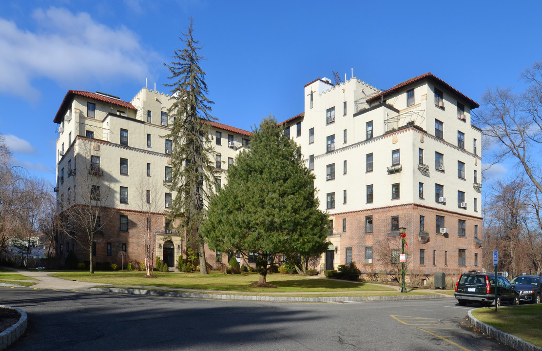 Wykagyl Garden Apartments in New Rochelle, NY - Building Photo