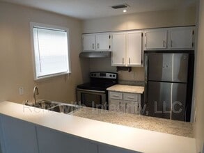 2308 Sylvan Ct in Tallahassee, FL - Building Photo - Building Photo
