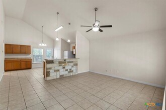 119 Weatherby Dr in Spring Branch, TX - Foto de edificio - Building Photo