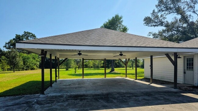 2386 Wilson Rd in Lake Charles, LA - Building Photo - Building Photo