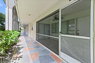 100 Royal Palm Way in Boca Raton, FL - Building Photo - Building Photo