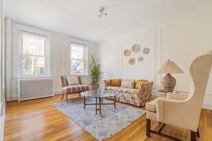 32 James St, Unit Y11 in Brookline, MA - Building Photo