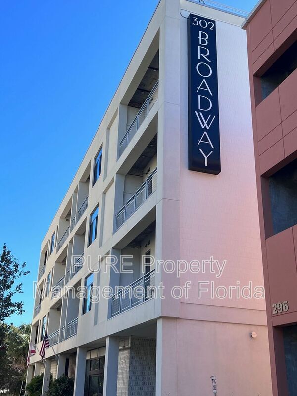 302 SE Broadway St in Ocala, FL - Building Photo - Building Photo