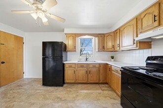 6632 Errick Rd in North Tonawanda, NY - Foto de edificio - Building Photo