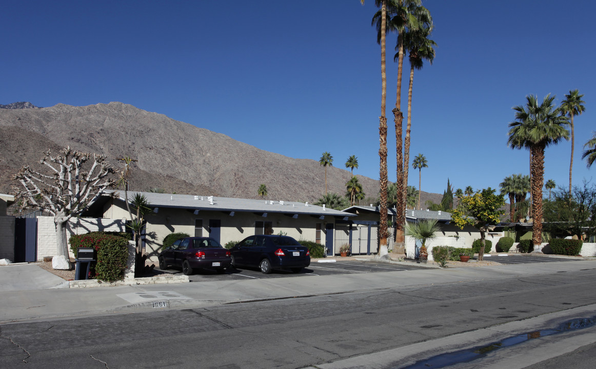 1655 S Calle Palo Fierro in Palm Springs, CA - Building Photo