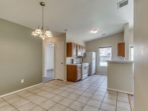 14641 Moon Daisy Dr in Edmond, OK - Building Photo - Building Photo