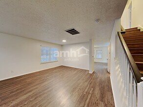 6803 Lake Jackson Dr in Arlington, TX - Foto de edificio - Building Photo