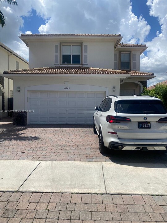 11288 NW 44th Terrace in Doral, FL - Building Photo