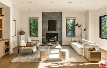 17341 Amina Pl in Los Angeles, CA - Building Photo - Building Photo