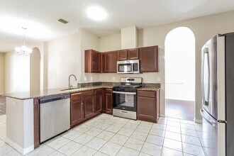 18003 Misty Blue Ln in Tampa, FL - Foto de edificio - Building Photo