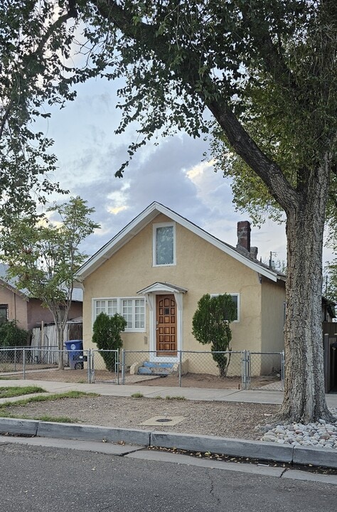 521-513 13th St NW in Albuquerque, NM - Building Photo