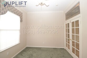 11335 Luxembourg Way in San Diego, CA - Building Photo - Building Photo