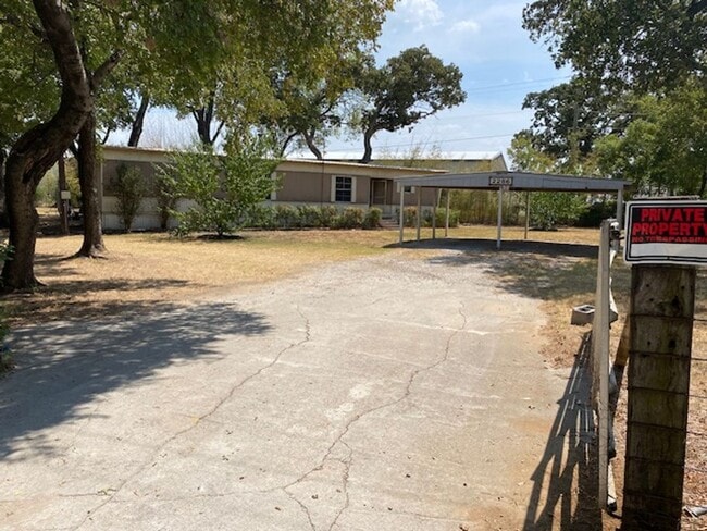 2286 Collins Rd in Denton, TX - Building Photo - Building Photo