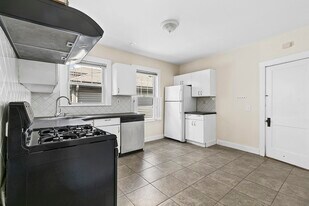 723 Fellsway in Medford, MA - Building Photo