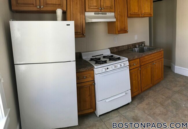 402 Neponset Ave