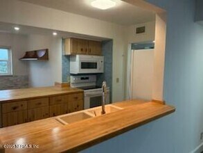 1565 Le Baron Ave in Jacksonville, FL - Building Photo - Building Photo