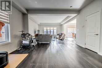 11 Overholt Dr in Thorold, ON - Building Photo - Building Photo
