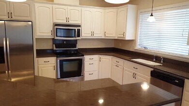 163 E Cobblestone Ln in Sequim, WA - Building Photo - Building Photo