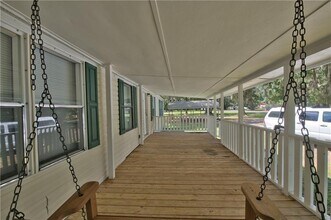 136 Oyster Cir in Brunswick, GA - Foto de edificio - Building Photo