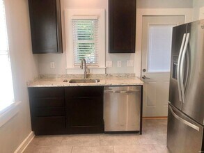 729 E Hunter Ave in Bloomington, IN - Foto de edificio - Building Photo