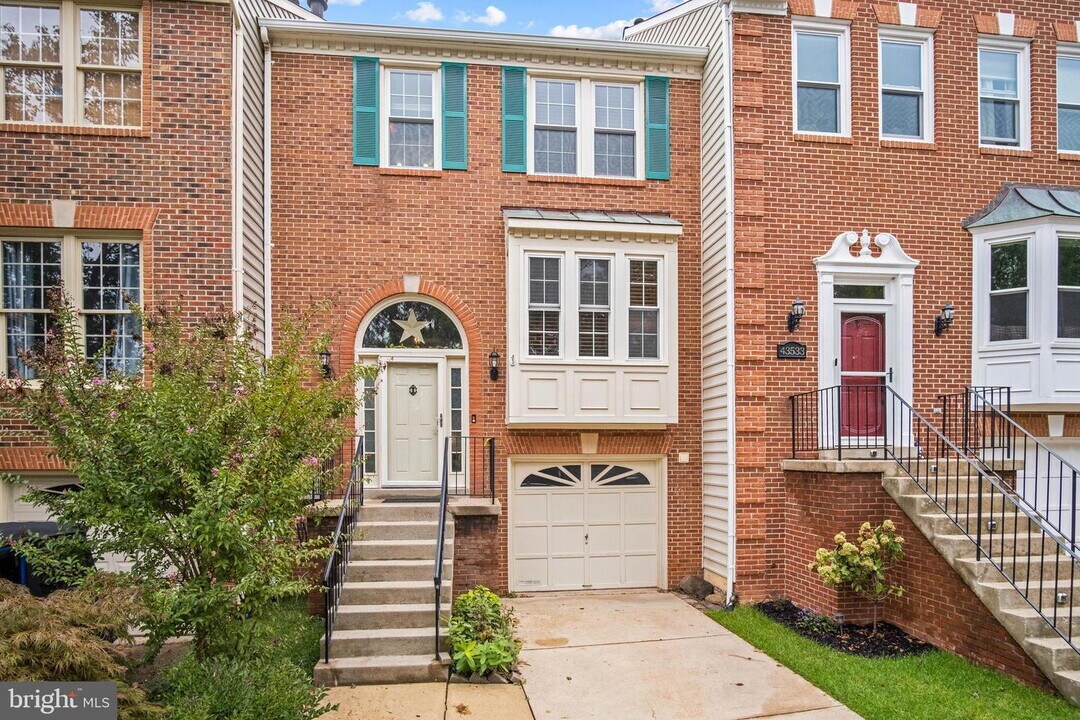 43535 Postrail Square in Ashburn, VA - Building Photo