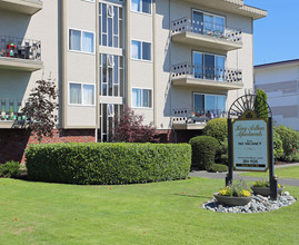 King Arthur Apartments in Victoria, BC - Building Photo - Building Photo