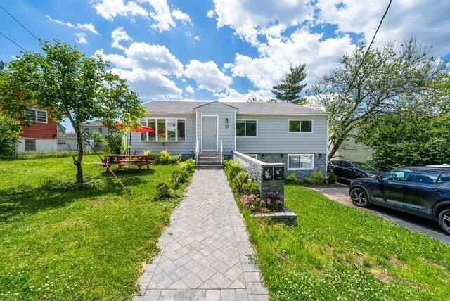 25 Helen St in Secaucus, NJ - Building Photo