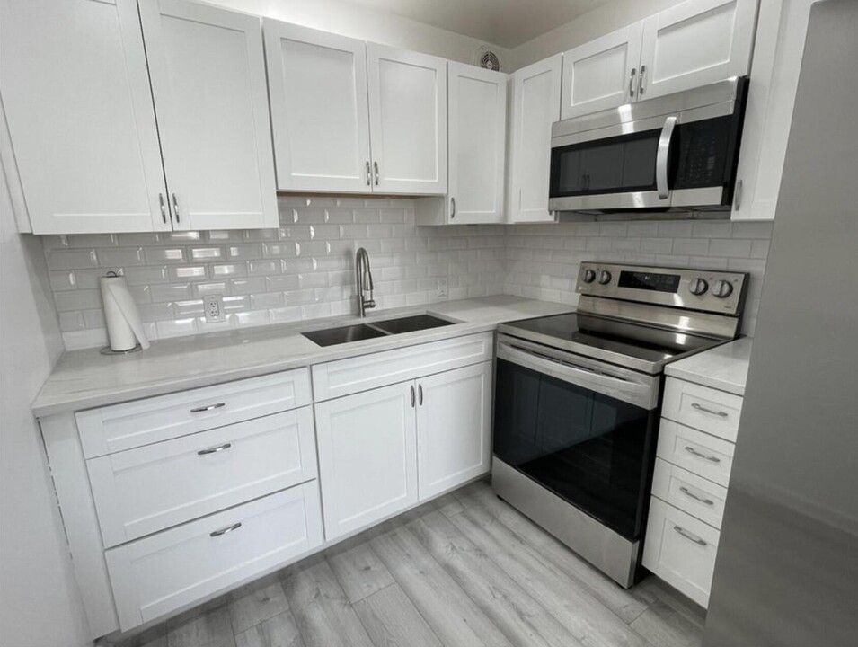 227 Fanshaw F in Boca Raton, FL - Building Photo