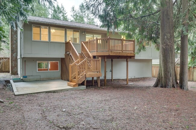 707 216th Pl NE in Sammamish, WA - Foto de edificio - Building Photo