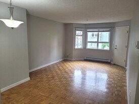 921 Thurlow St in Vancouver, BC - Building Photo