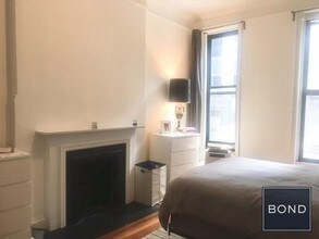 146 E 46th St-Unit -FR3 in New York, NY - Building Photo - Building Photo