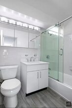 E 88th St, Unit 12C in New York, NY - Building Photo - Building Photo