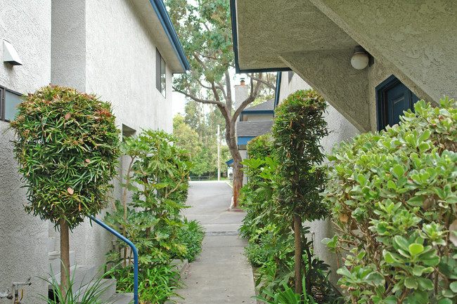 Acacia Creek in San Luis Obispo, CA - Foto de edificio - Building Photo