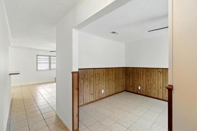 9723 Lawngate Dr in Houston, TX - Foto de edificio - Building Photo