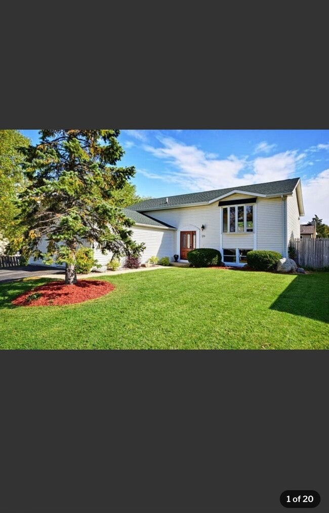 29 Evergreen Dr Rentals in Streamwood, IL