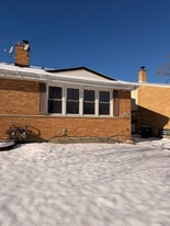 9260 Dee Rd in Des Plaines, IL - Building Photo