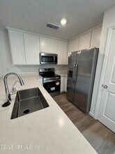 6837 Lake Mist Ln in Jacksonville, FL - Building Photo - Building Photo